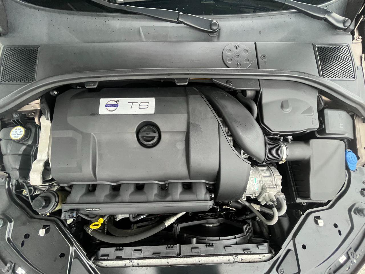 Used 2015 Volvo XC70 T6 Premier Plus AWD/4WD image 36