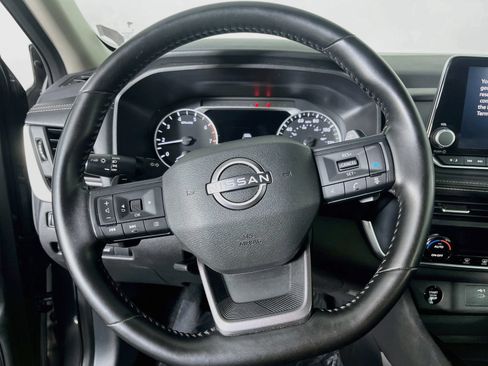 Used 2025 Nissan Rogue SV AWD/4WD image 13