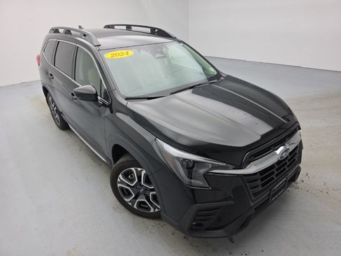 Used 2024 Subaru Ascent Limited image 2