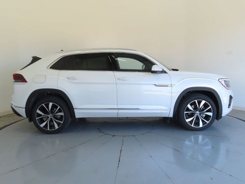 New 2026 Volkswagen Atlas Cross Sport SEL Premium R-Line AWD/4WD image 2