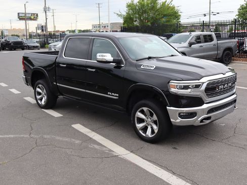 Used 2022 RAM 1500 Limited AWD/4WD image 2