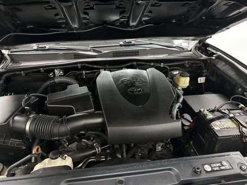 Used 2017 Toyota Tacoma Limited image 30