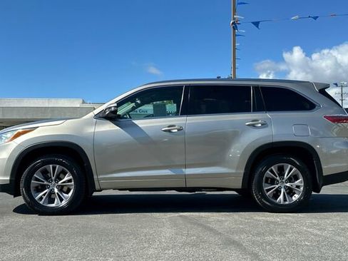 Used 2014 Toyota Highlander XLE image 7