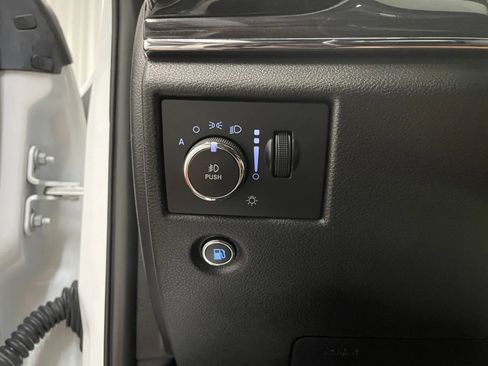 Used 2020 Jeep Grand Cherokee Overland AWD/4WD image 26