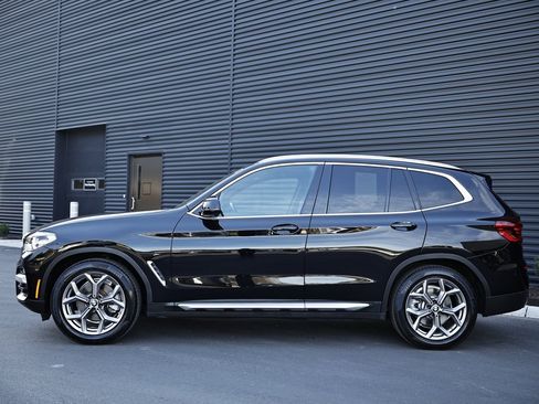 Used 2021 BMW X3 xDrive30i w/ Premium Package image 4