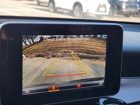 Used 2018 Mercedes-Benz GLC 300 4MATIC image 26