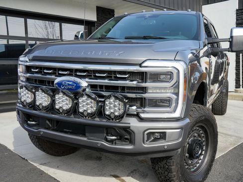Used 2024 Ford F250 Platinum w/ Tremor Off-Road Package image 4