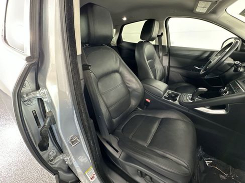 Used 2019 Jaguar E-PACE S image 31
