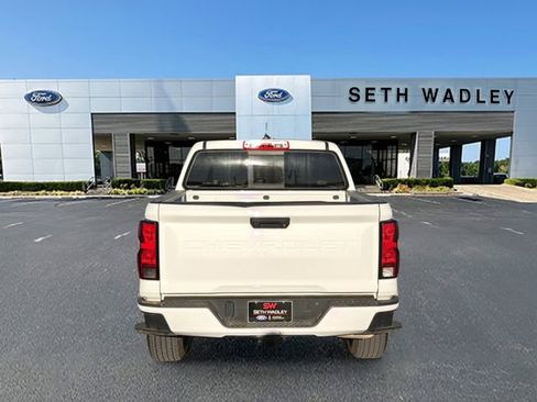 Used 2024 Chevrolet Colorado LT w/ LT Convenience Package image 6