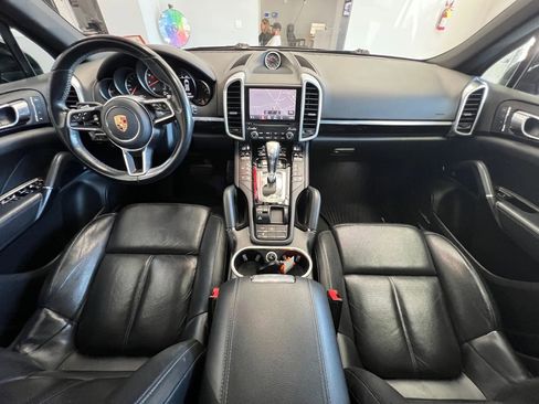Used 2017 Porsche Cayenne AWD/4WD image 19