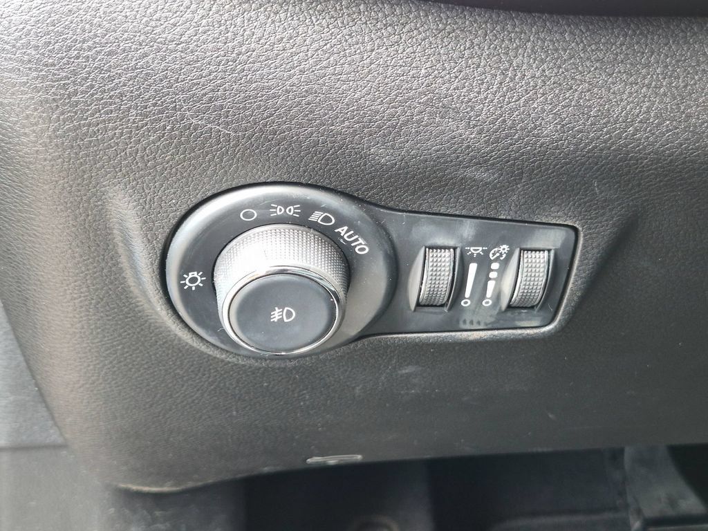 Used 2023 Jeep Compass High Altitude AWD/4WD image 15