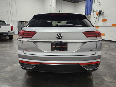 Used 2022 Volkswagen Atlas Cross Sport SE image 17