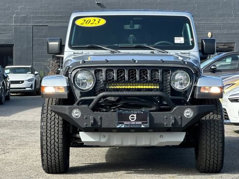 Used 2023 Jeep Gladiator Sport AWD/4WD image 10