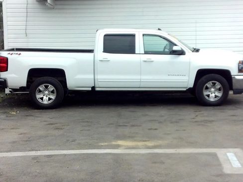 Used 2018 Chevrolet Silverado 1500 LT w/ Trailering Package AWD/4WD image 8
