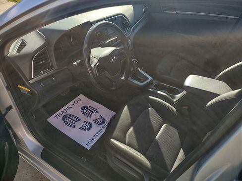 Used 2018 Hyundai Elantra SE w/ Cargo Package image 5