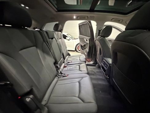 Used 2020 Audi Q7 3.0T Prestige w/ Prestige Package AWD/4WD image 33