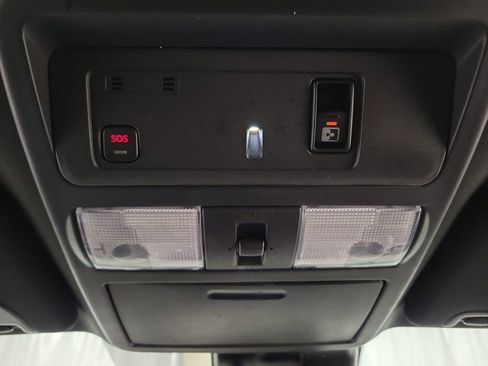 Used 2021 Nissan Titan PRO-4X w/ Pro-4x Utility Package image 19