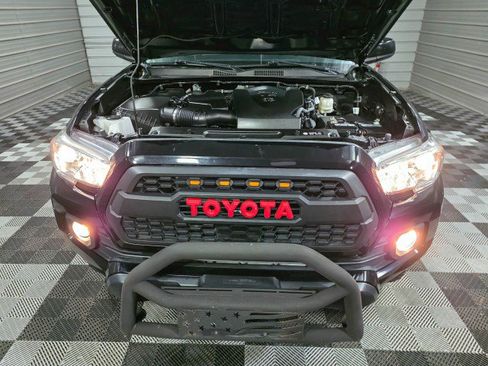 Used 2019 Toyota Tacoma SR5 image 36
