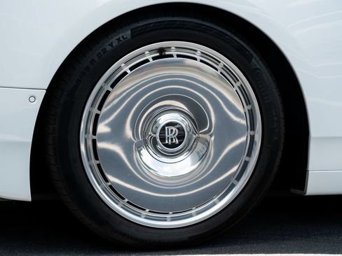 Used 2019 Rolls-Royce Phantom Sedan RWD image 20