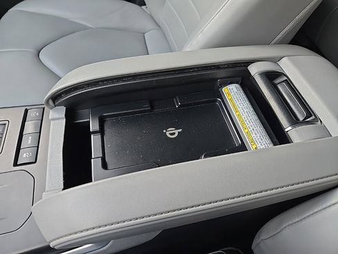 Used 2021 Toyota Highlander XLE image 67