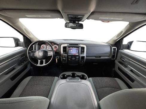 Used 2019 RAM 1500 Classic SLT w/ Luxury Group AWD/4WD image 17