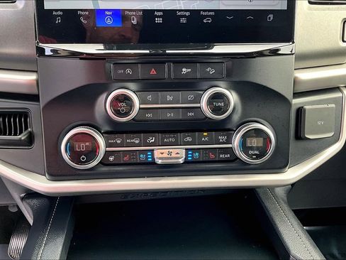 Used 2024 Ford Expedition XLT image 38