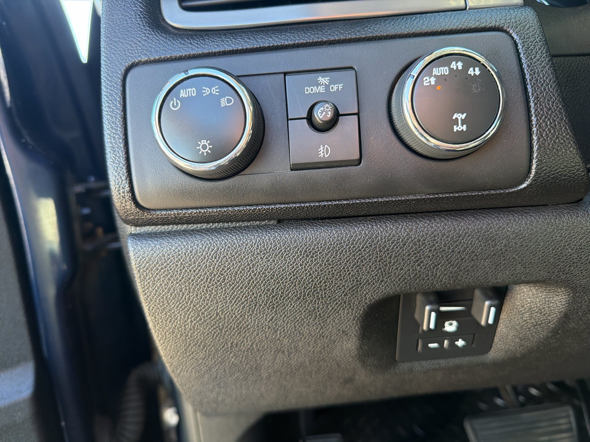 Used 2012 Chevrolet Silverado 1500 LTZ AWD/4WD image 17