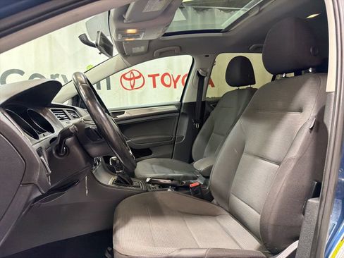 Used 2016 Volkswagen Golf S FWD image 21