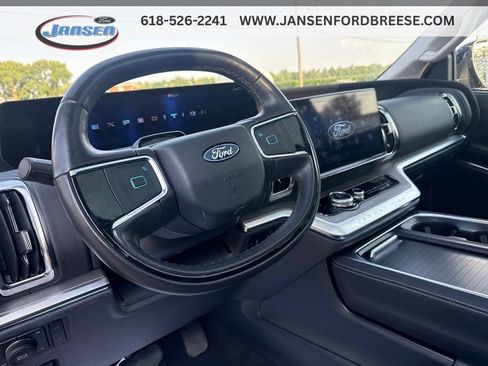 Used 2025 Ford Expedition Platinum AWD/4WD image 7