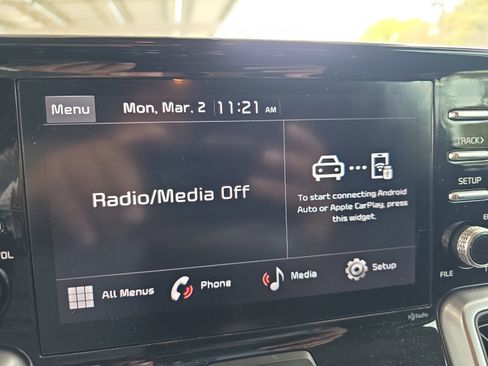 Certified 2023 Kia Sorento LX image 11