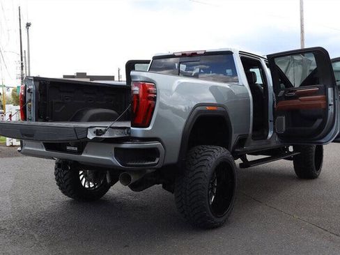 Used 2025 GMC Sierra 3500 Denali Ultimate image 40