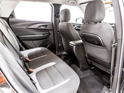Used 2022 Chevrolet TrailBlazer LT w/ Driver Confidence Package FWD image 35