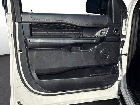 Used 2020 Ford Expedition Platinum AWD/4WD image 19
