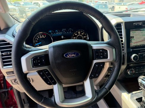 Used 2015 Ford F150 Lariat w/ Equipment Group 501A Mid AWD/4WD image 32