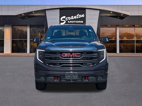 Certified 2022 GMC Sierra 1500 AT4 w/ AT4 Premium Package AWD/4WD image 8