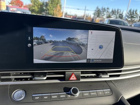 Certified 2025 Hyundai Elantra SEL w/ Cargo Package image 22