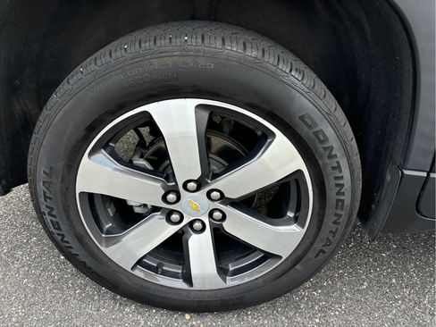 Certified 2023 Chevrolet Traverse LT w/ LT Premium Package AWD/4WD image 31