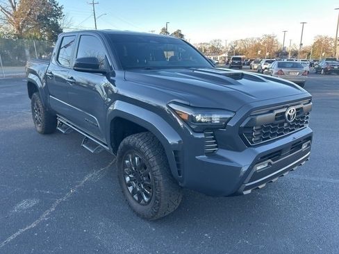 Used 2024 Toyota Tacoma TRD Sport image 6