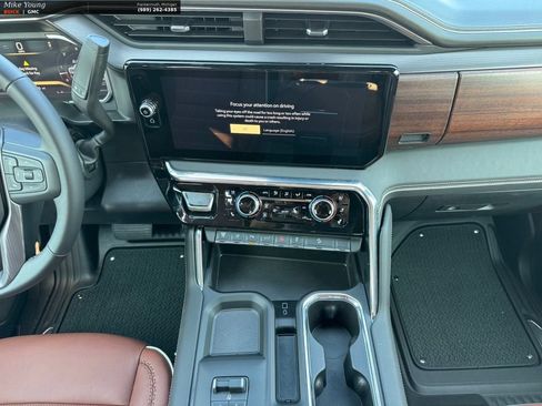 New 2026 GMC Sierra 2500 Denali Ultimate AWD/4WD image 17