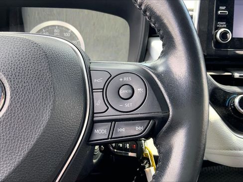 Used 2020 Toyota Corolla SE FWD image 24