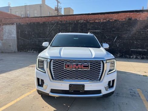 Used 2022 GMC Yukon Denali w/ Denali Premium Package image 2