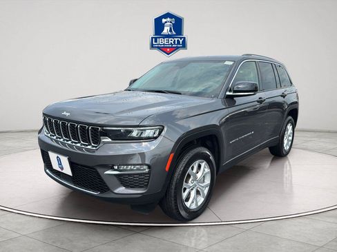 Certified 2023 Jeep Grand Cherokee Limited AWD/4WD image 2
