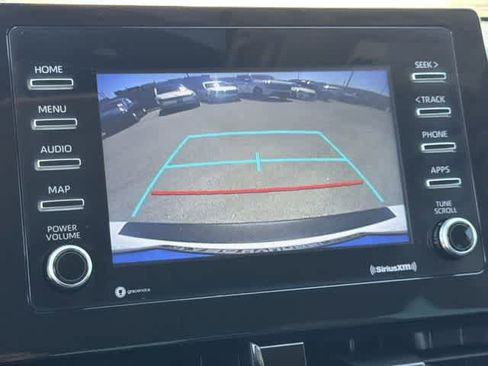 Used 2022 Toyota Camry SE image 21