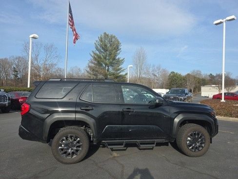 Used 2025 Toyota 4Runner SR5 image 4