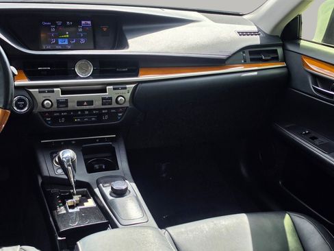 Used 2013 Lexus ES 300h w/ Premium Pkg FWD image 4