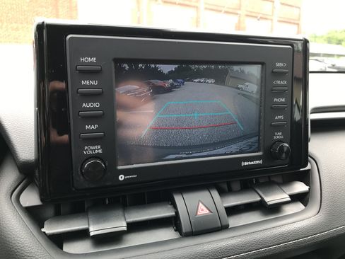 Certified 2021 Toyota RAV4 XLE AWD/4WD image 22
