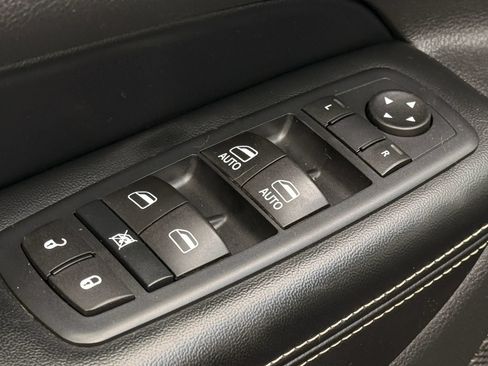 Used 2016 Jeep Grand Cherokee Limited AWD/4WD image 24
