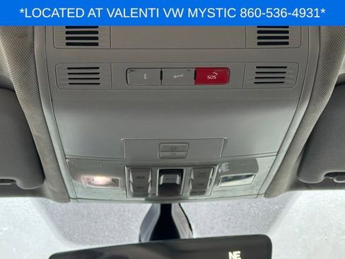 Certified 2021 Volkswagen Tiguan SE w/ Panoramic Sunroof Package image 17