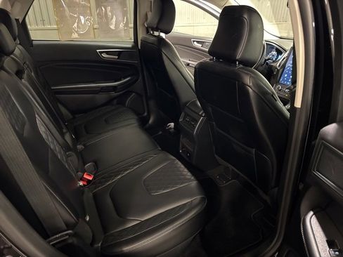 Used 2024 Ford Edge Titanium image 9