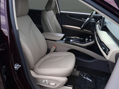 Used 2022 Lincoln Nautilus FWD w/ Premium Package image 21